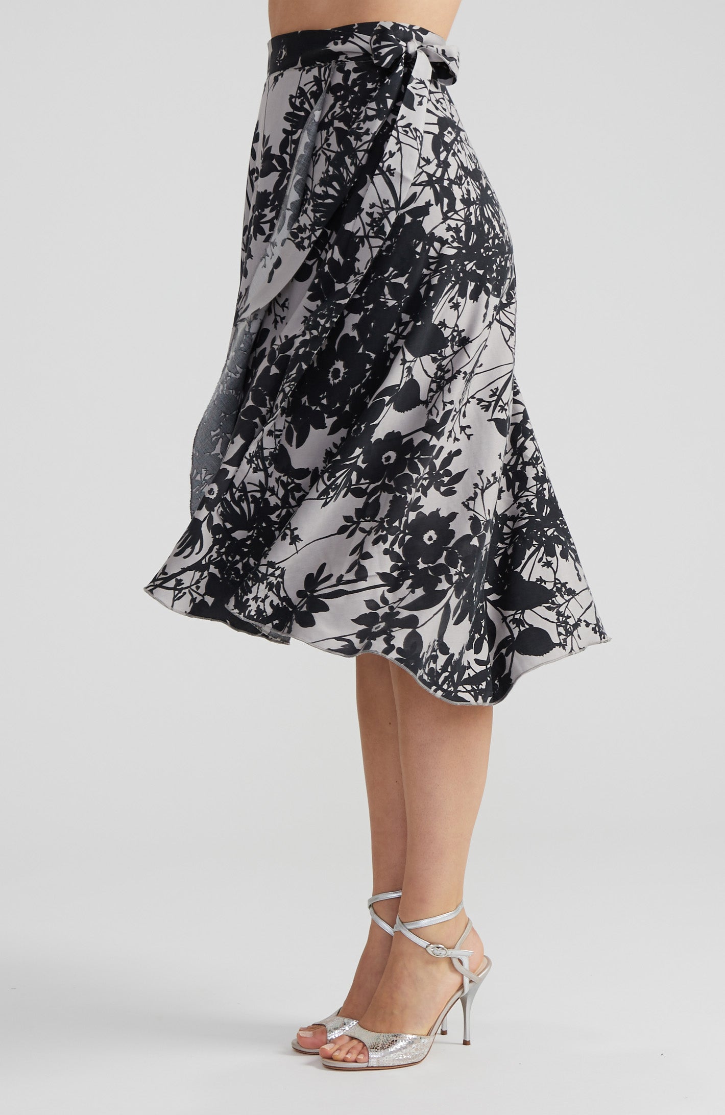 COCO - Wrap Skirt in Dusky Petals