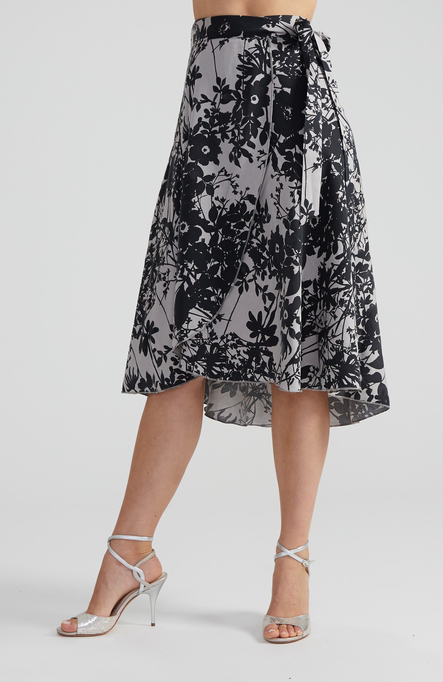 COCO - Wrap Skirt in Dusky Petals