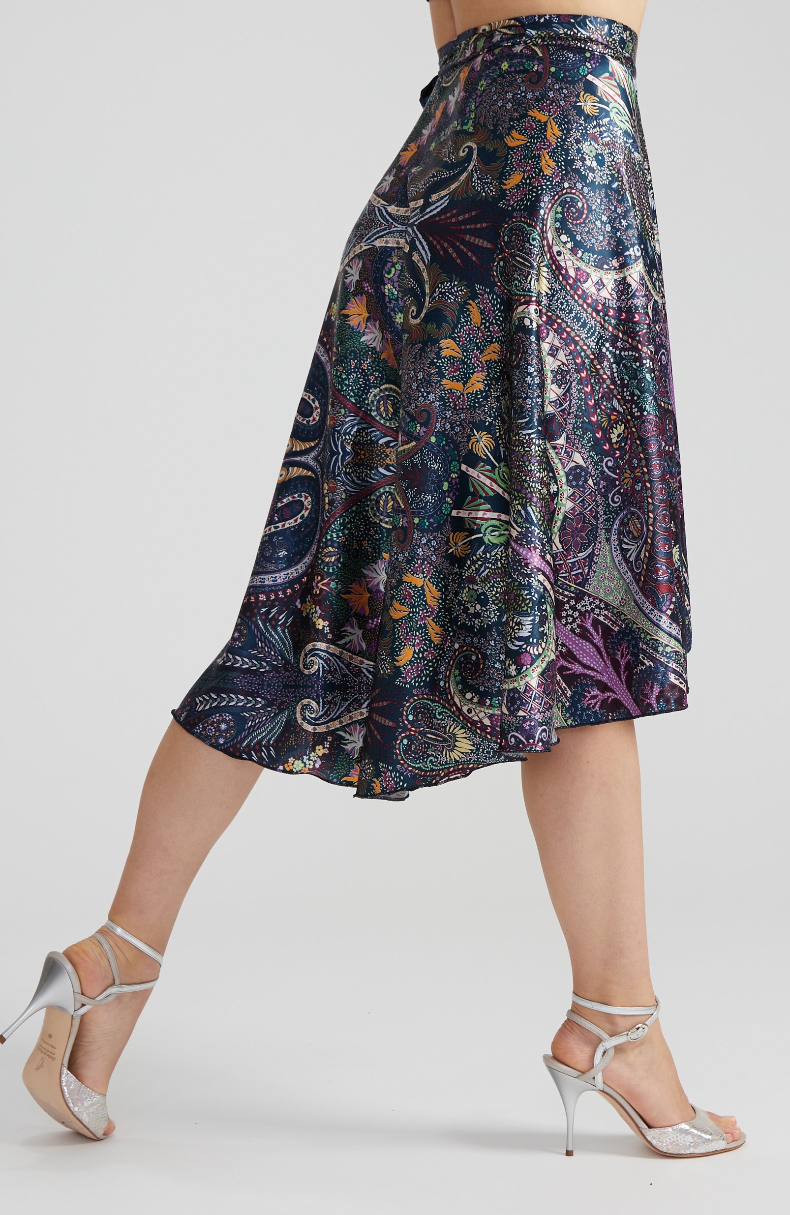 COCO - Wrap Skirt in Retro Satin Print