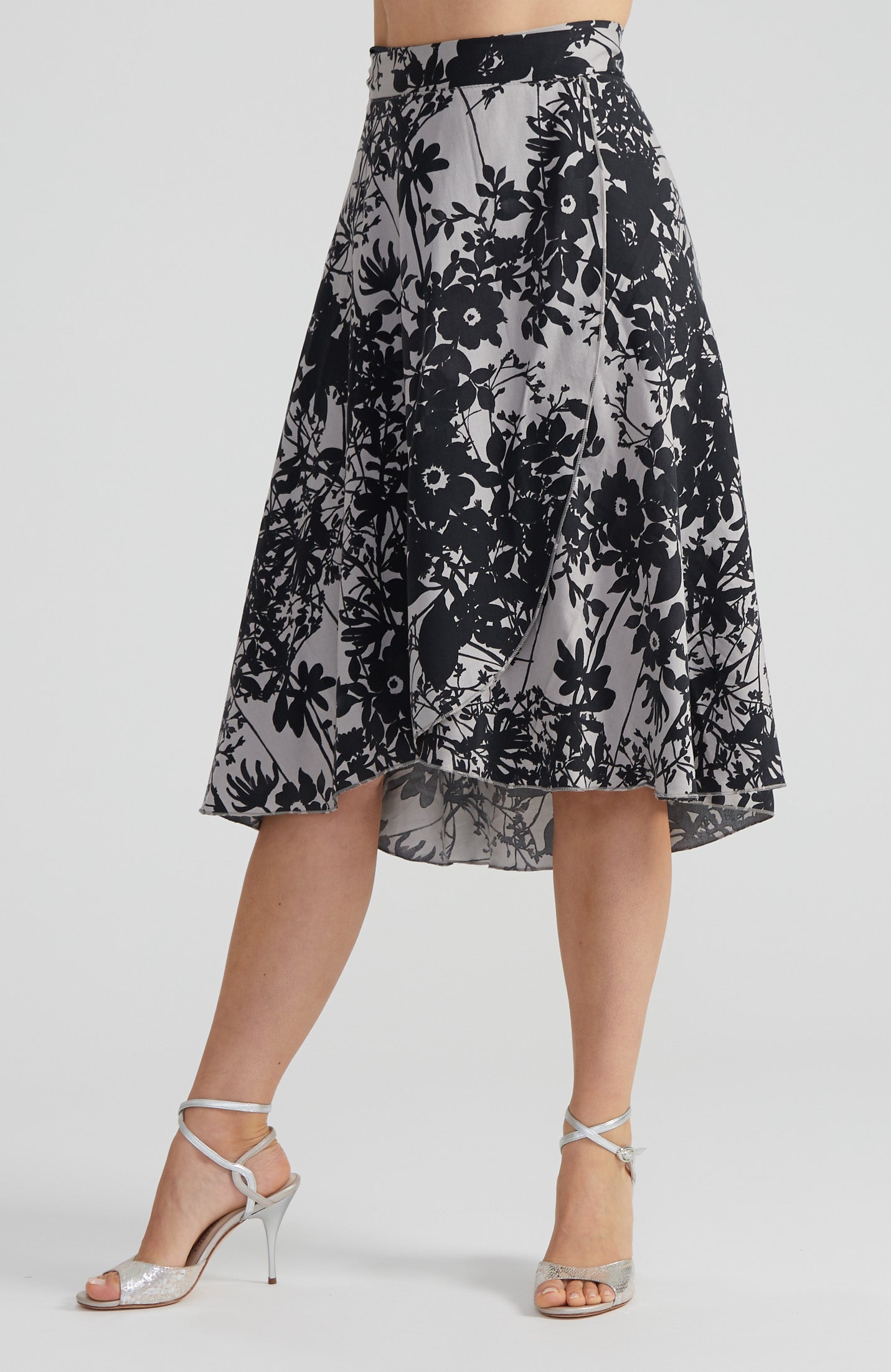 COCO - Wrap Skirt in Dusky Petals