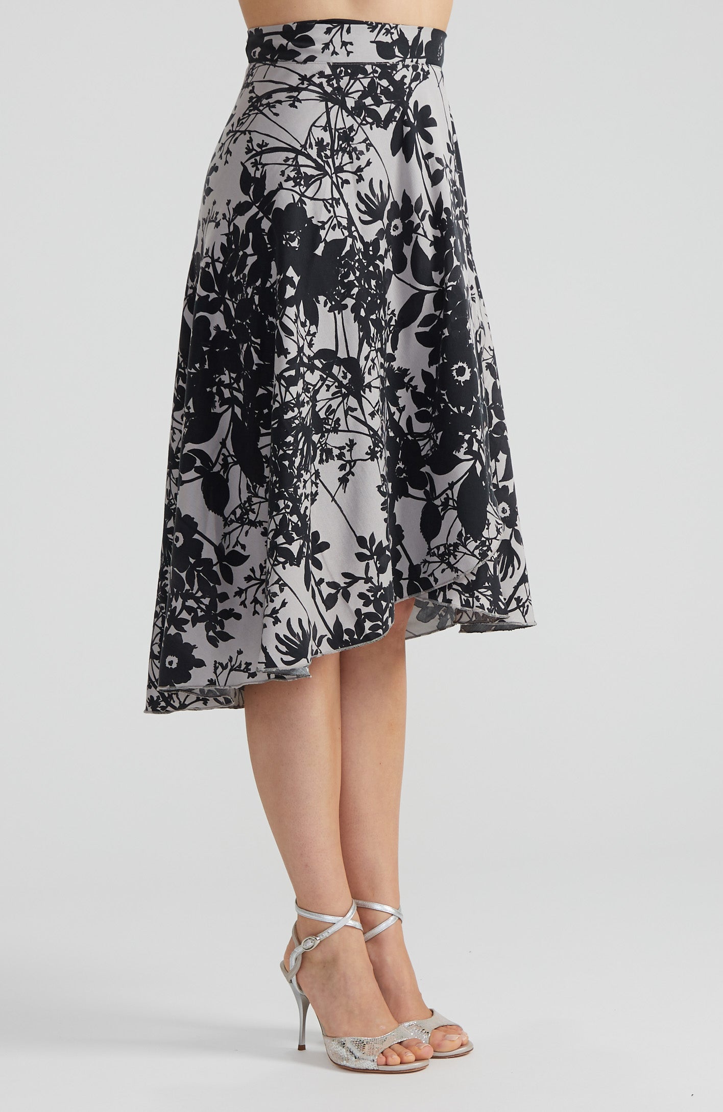 COCO - Wrap Skirt in Dusky Petals