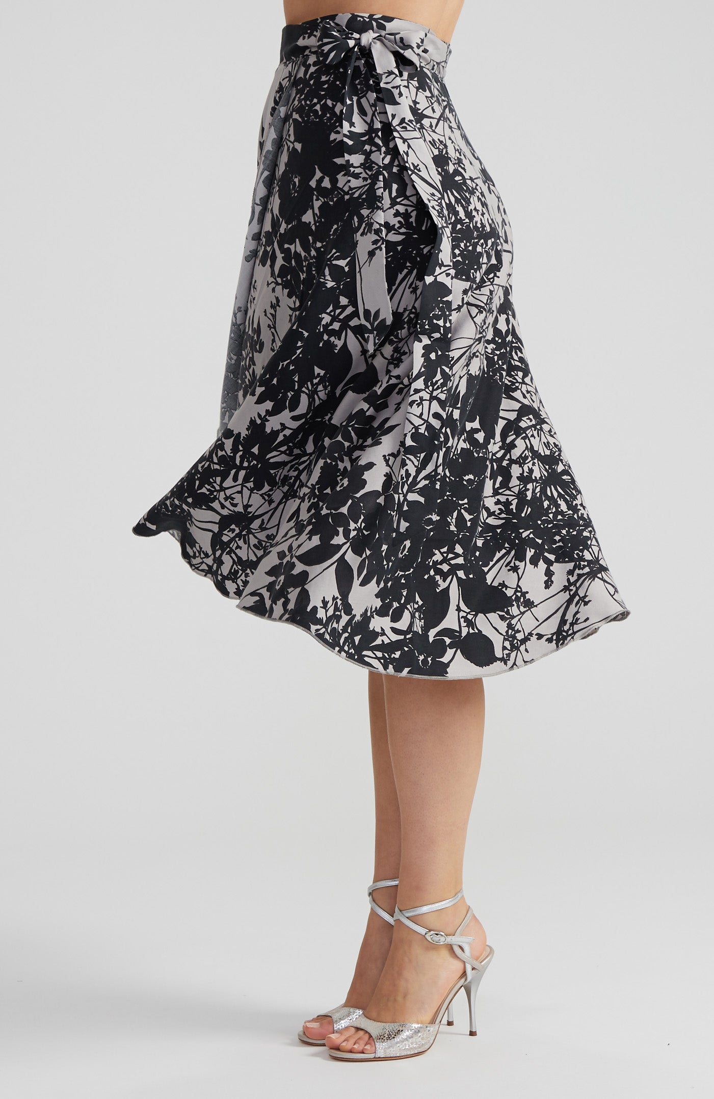 COCO - Wrap Skirt in Dusky Petals