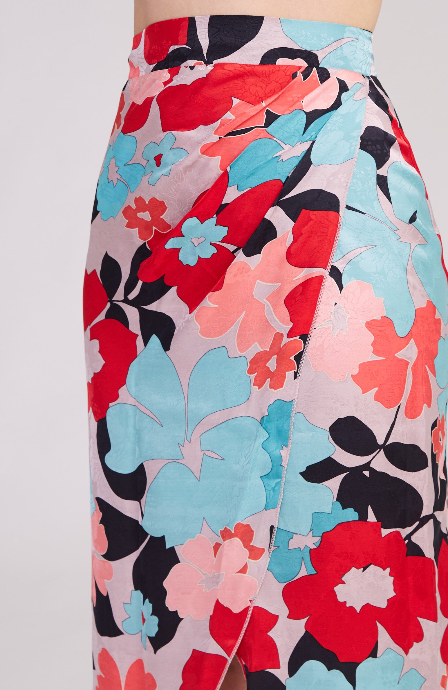 JULIET - Wrap Skirt in Wild Blossoms