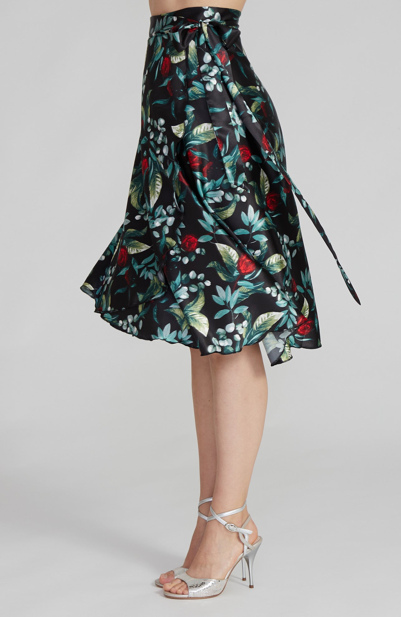 COCO - Wrap Skirt in Satin Florals