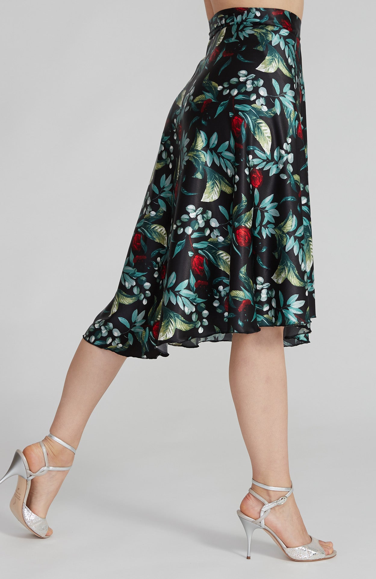 COCO - Wrap Skirt in Satin Florals