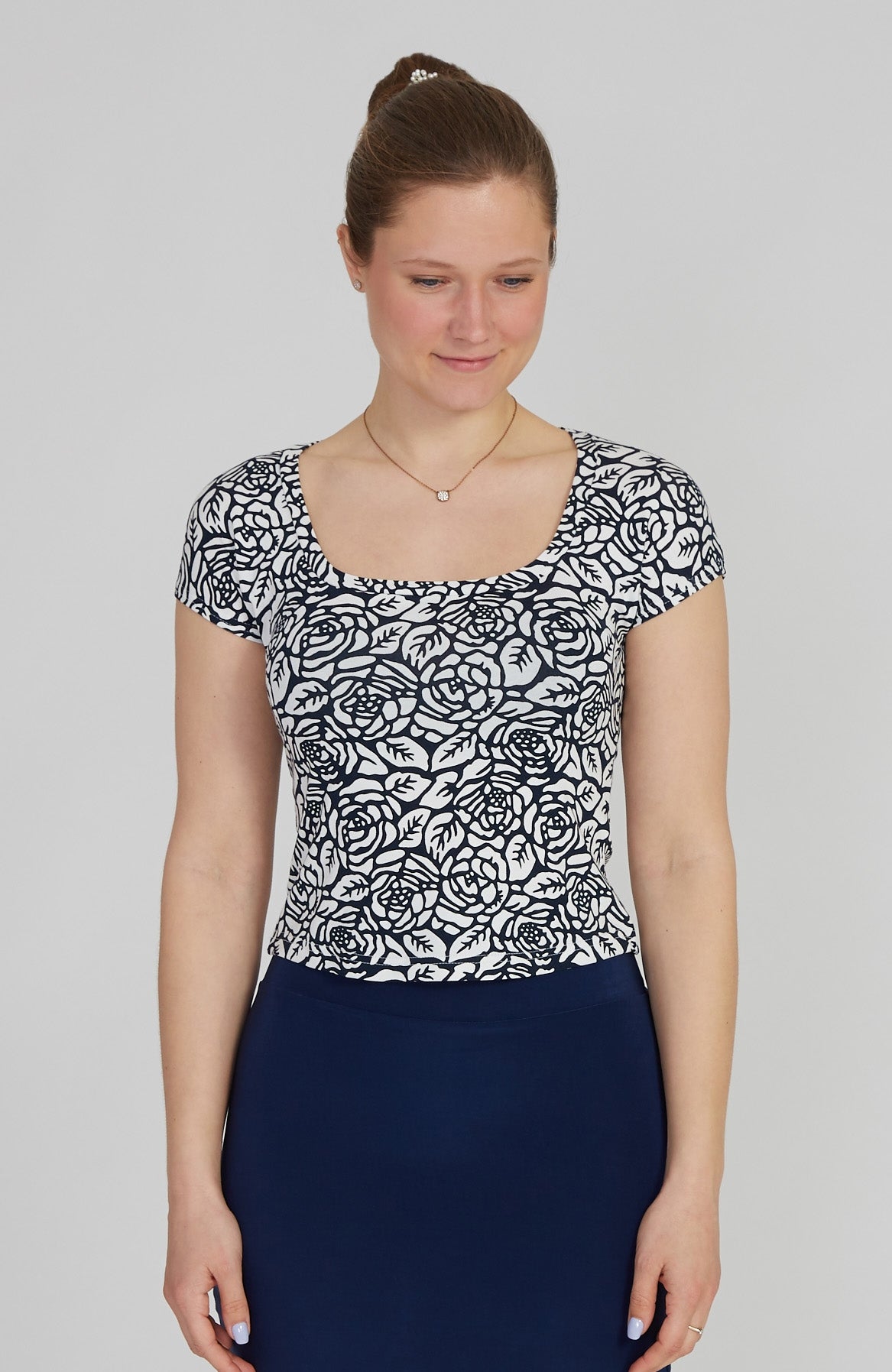 PAULA - Rose Print Top with Sleeves in Viscose Jersey