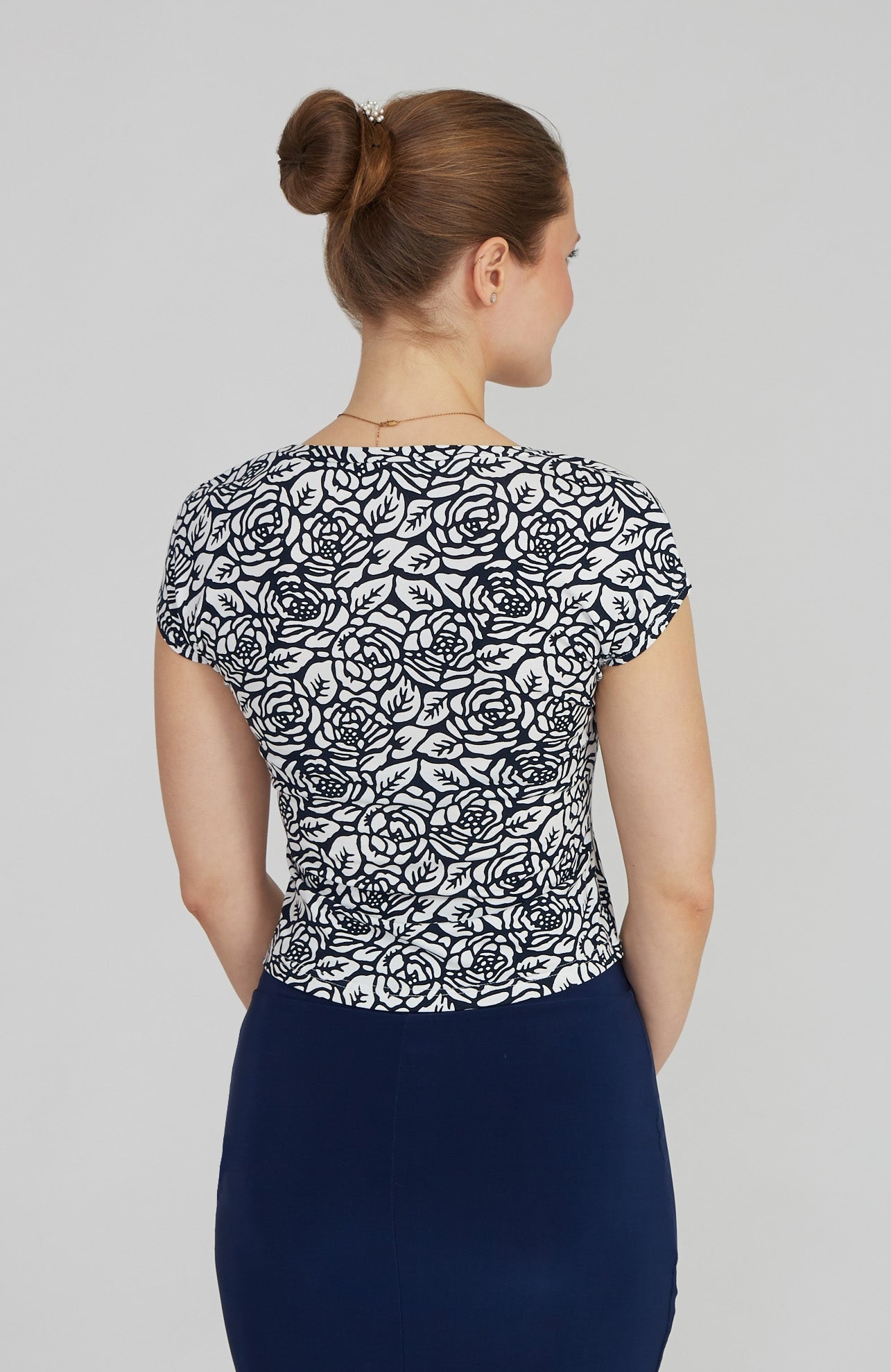 PAULA - Rose Print Top with Sleeves in Viscose Jersey